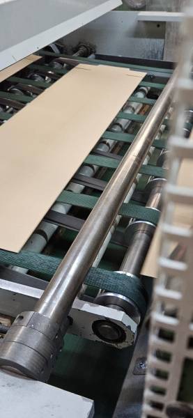 Fabrication sur mesure de vos emballages en carton ondulé en moyennes séries à Lyon et dans le Rhône