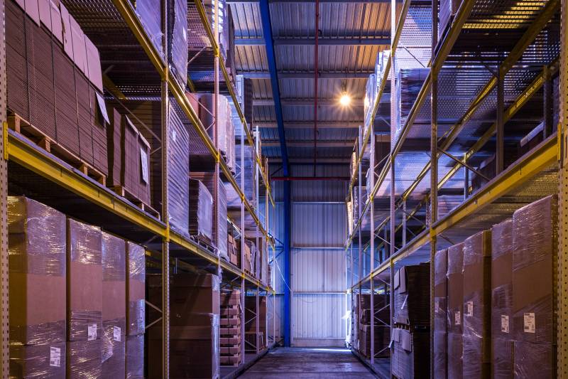 Livraisons cadencées d’emballages sur mesure en carton ondulé grâce à notre service de stockage près de Roanne